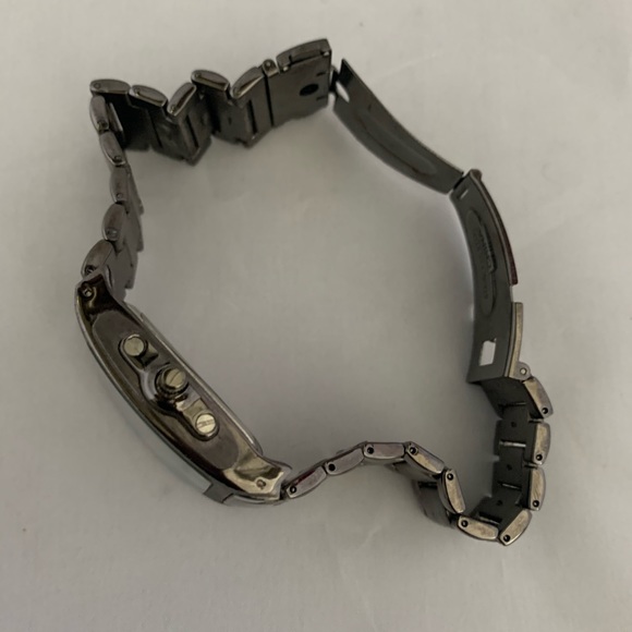 UNLISTED BY KENNETH COLE IS WATCH - Picture 2 of 5